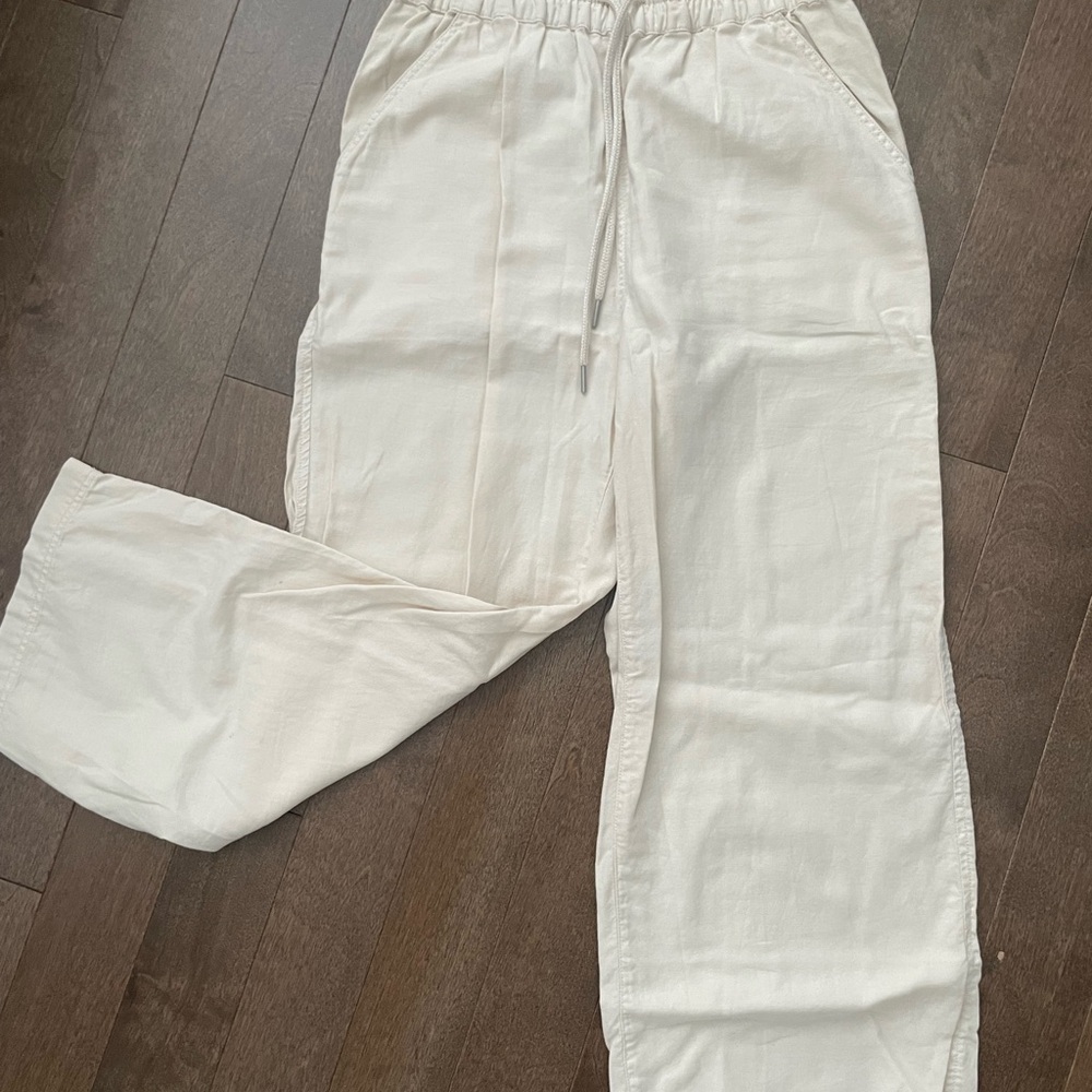 Aritzia Cream Ankle Pants